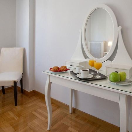 Upscale Luxury Athens Renovated Dream Home In One Of The Most Favorable Locations By National Gardens, Zoo & Hellenic Parliament In Syntagma And Stylish Exquisite Kolonaki Neighborhood Bagian luar foto