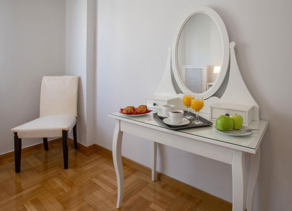 Upscale Luxury Athens Renovated Dream Home In One Of The Most Favorable Locations By National Gardens, Zoo & Hellenic Parliament In Syntagma And Stylish Exquisite Kolonaki Neighborhood Bagian luar foto
