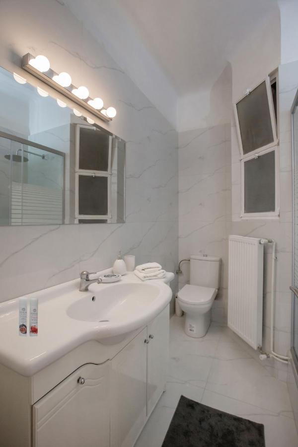 Upscale Luxury Athens Renovated Dream Home In One Of The Most Favorable Locations By National Gardens, Zoo & Hellenic Parliament In Syntagma And Stylish Exquisite Kolonaki Neighborhood Bagian luar foto